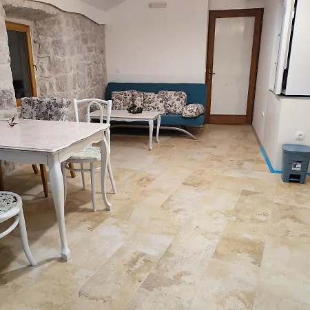 With A Parking Space Sreser, Peljesac - 20372 * Janjina