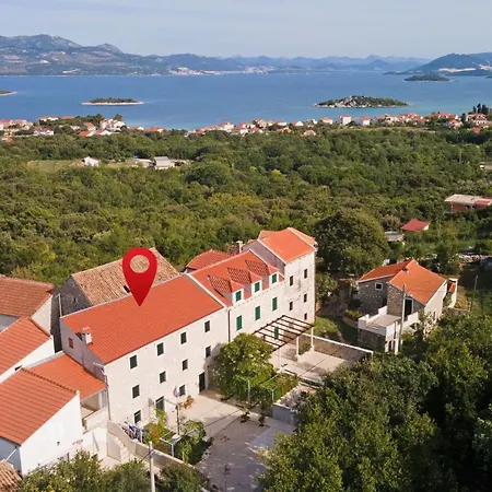 With A Parking Space Sreser, Peljesac - 20372 *