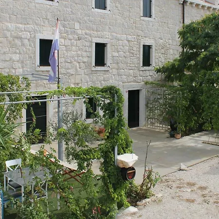 With A Parking Space Sreser, Peljesac - 20372 Janjina